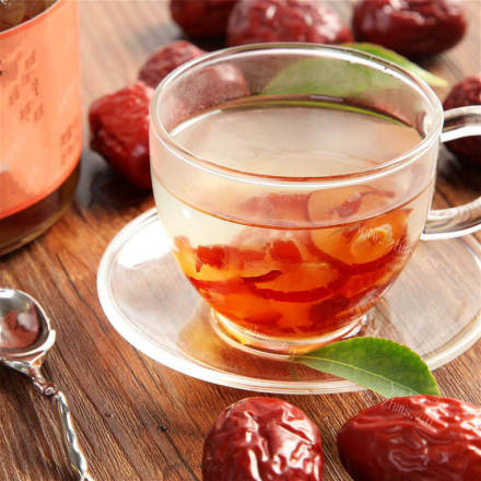 美味的蜂蜜红枣柚子茶