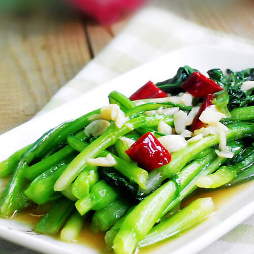 美味的蚝油蒜香菜心