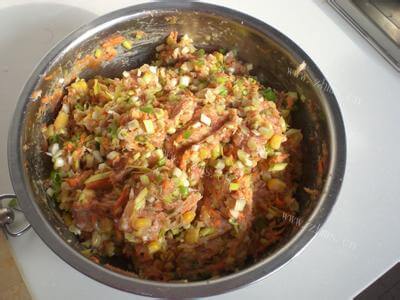 美味的干萝卜丝肉包做法图解6)