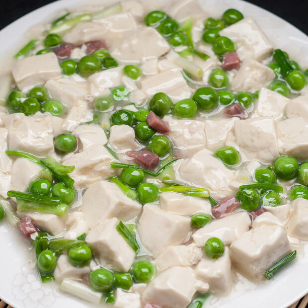 美味的火腿烩豆腐