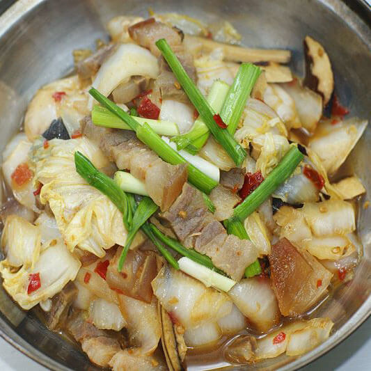 好吃的白菜腊肉干锅
