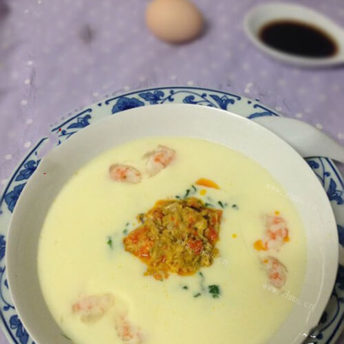 美味的蟹黄鲜虾滑蛋羹