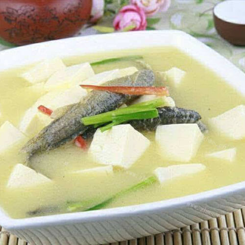 美味的原味泥鳅汤