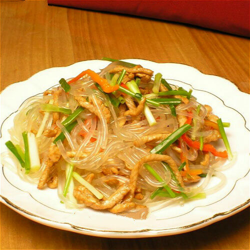 美味的肉丝炒鲜粉条