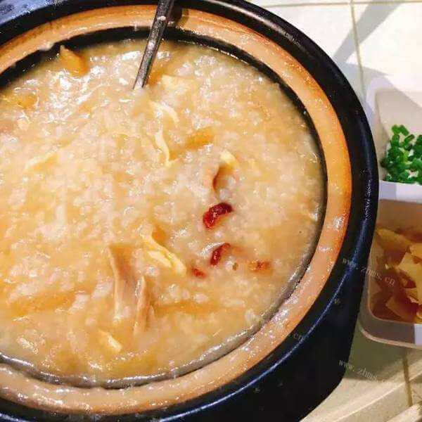 美味的香菇虾干马蹄粥
