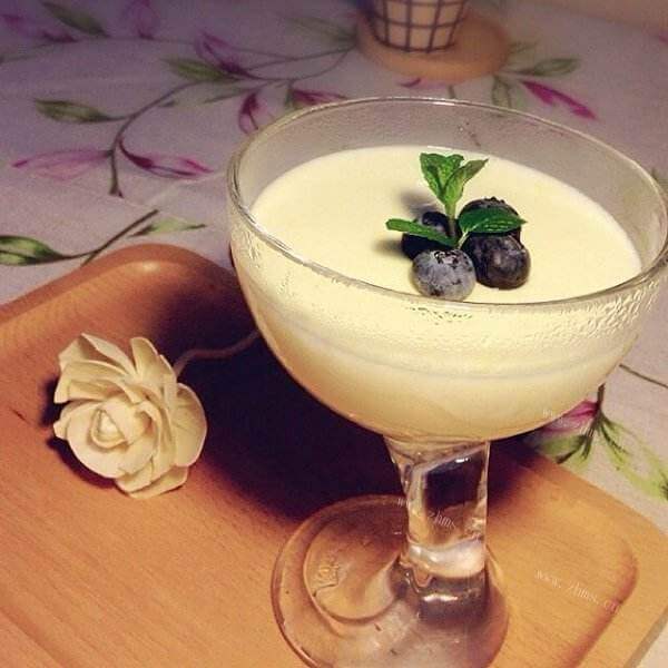蔓越莓意式鲜奶冻