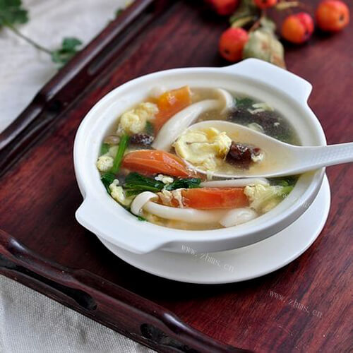 美味的海参菌菇蛋花汤