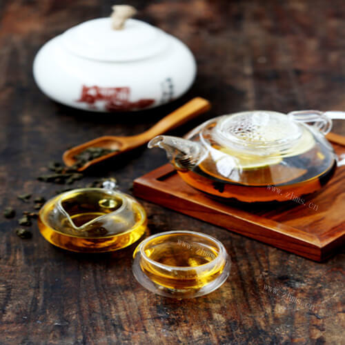 美味的雪梨柠檬红茶