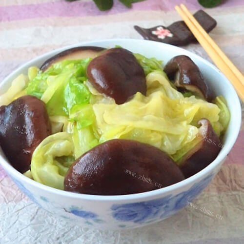 家常快手菜香菇炒甘蓝