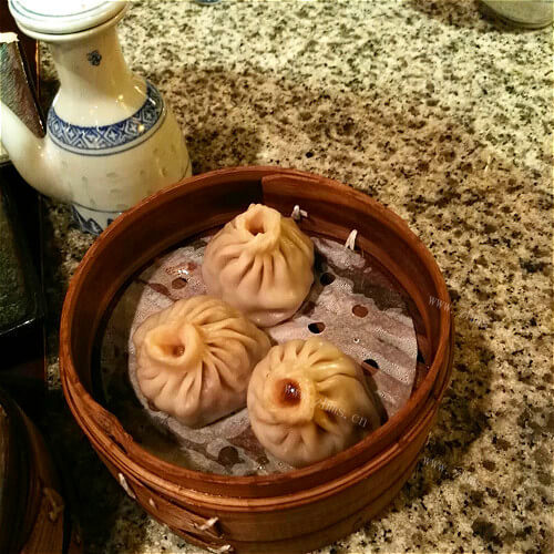 鲜香鸡汁小笼包