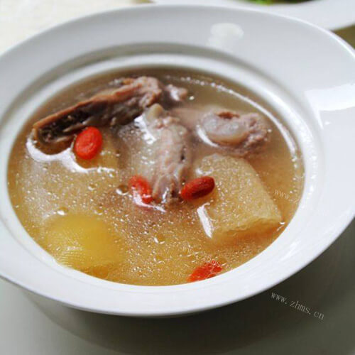 美味的苹果炖排骨