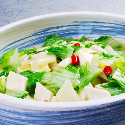 新鲜排骨白菜豆腐汤