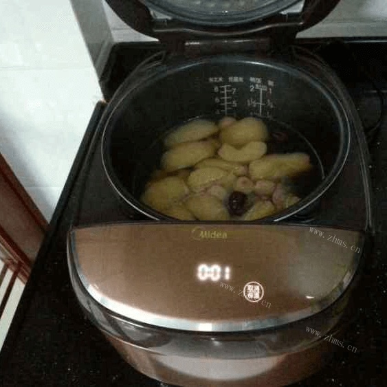 美味的苹果瘦肉汤做法图解9)