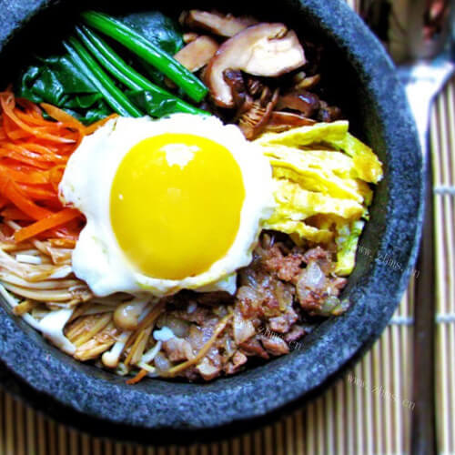 健康营养的鸡蛋饼卷蚝油饭