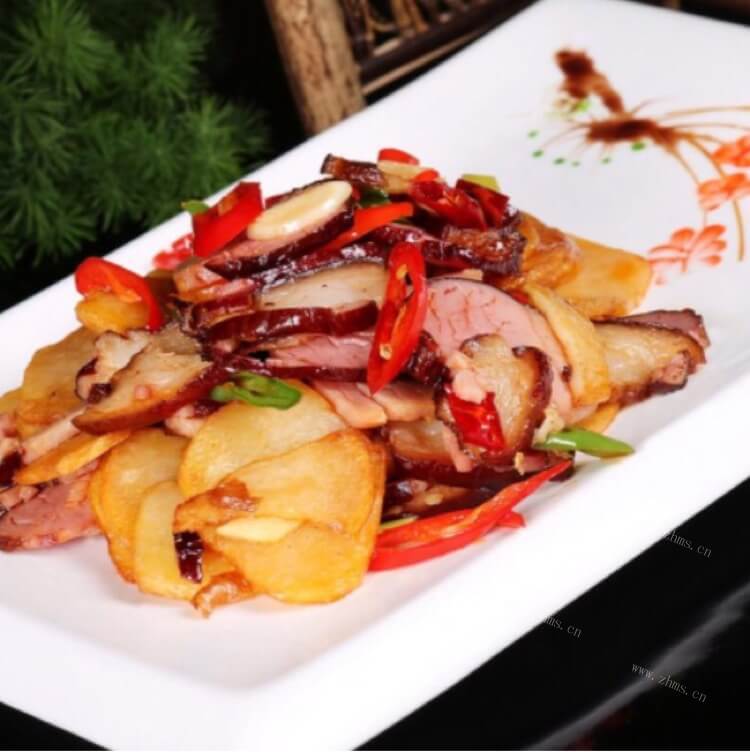 美味的高粱粑粑炒腊肉 