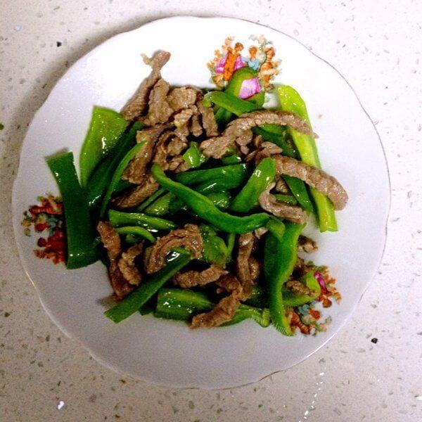 美味的青椒炒牛柳