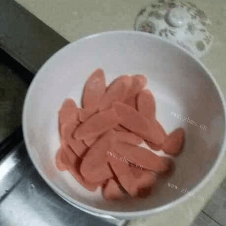 家常菜火腿肠炒黄瓜做法图解1)
