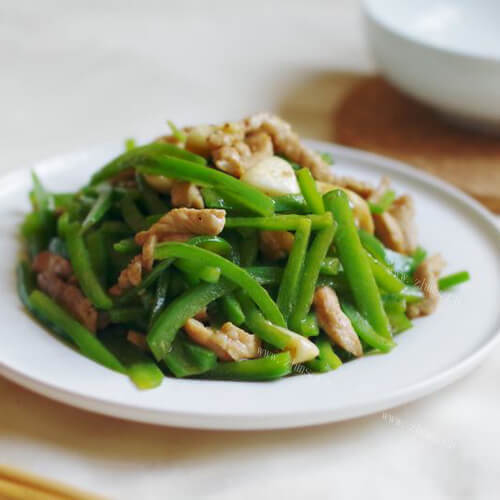 家常青椒丝炒肉丝