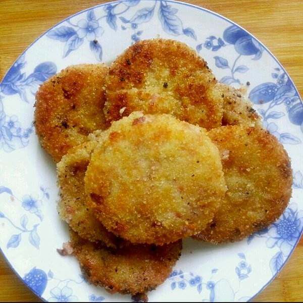 清新的日本鲜虾可乐饼