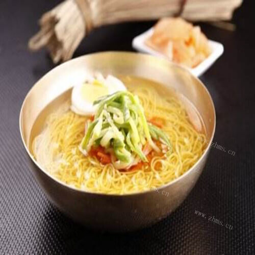 简易的牛肉玉米面条