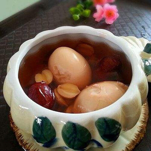 清甜的桑寄生莲子蛋茶
