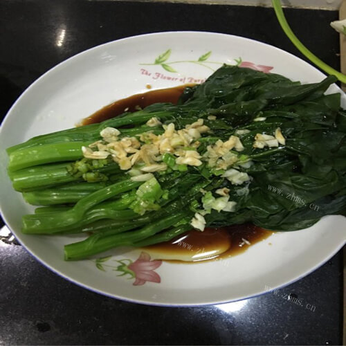 美味的白灼芥蓝菜