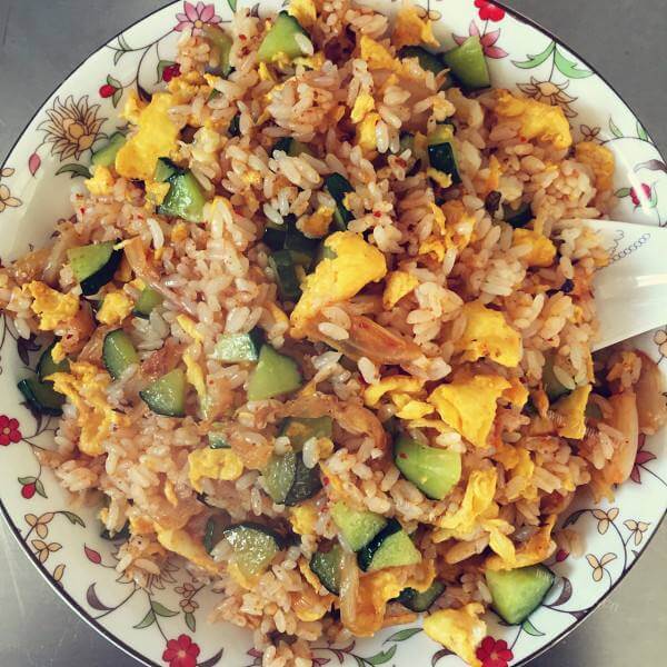 泡菜五花肉炒饭~极具风味