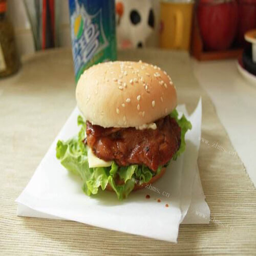 美味的黑椒鸡腿汉堡
