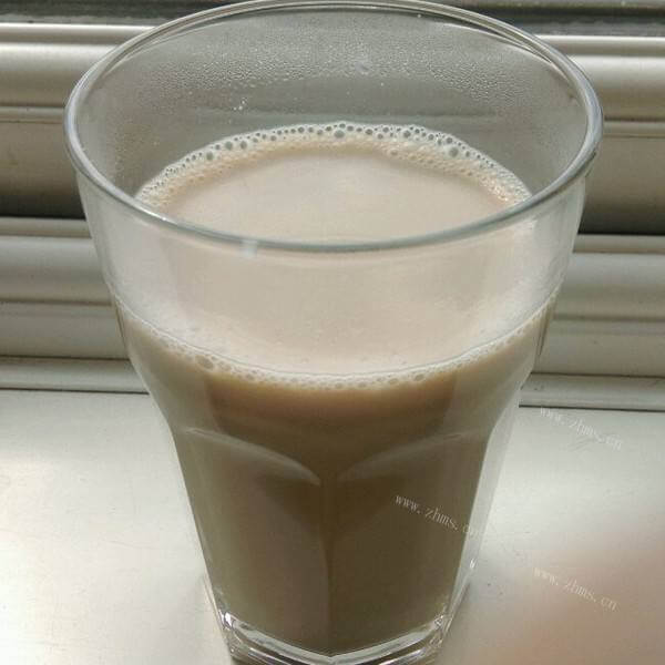 美味的养生红枣豆浆