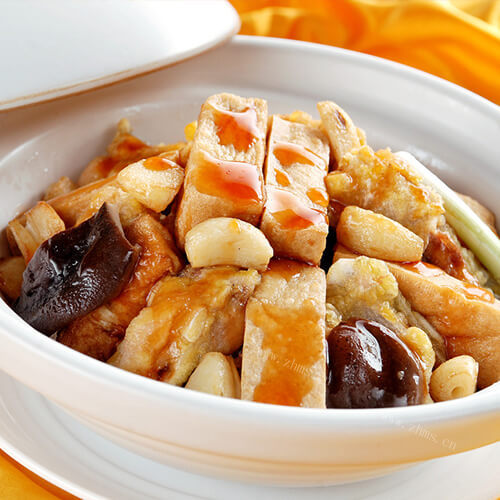 家常麻辣鱼头豆腐煲