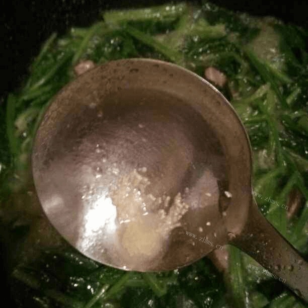 好喝的菠菜猪肝汤做法图解8)