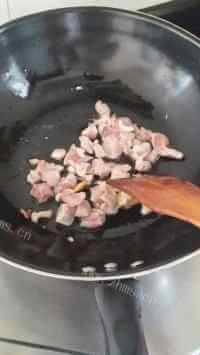 美味可口的鸡腿烩饭做法图解8)