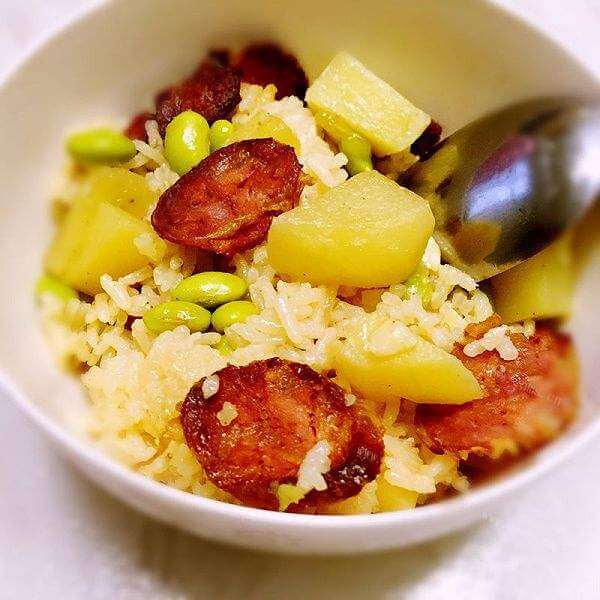 美味的土豆腊肠焖饭