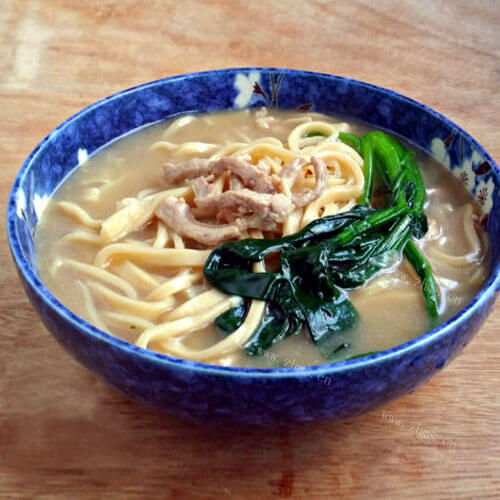 美味的肉丝炝锅面