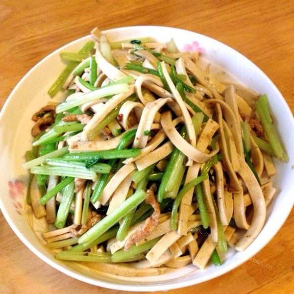美味的干锅黑豆千张