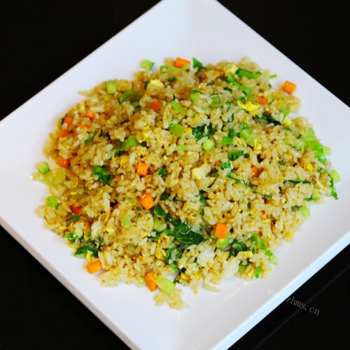 好吃的丁丁炒饭