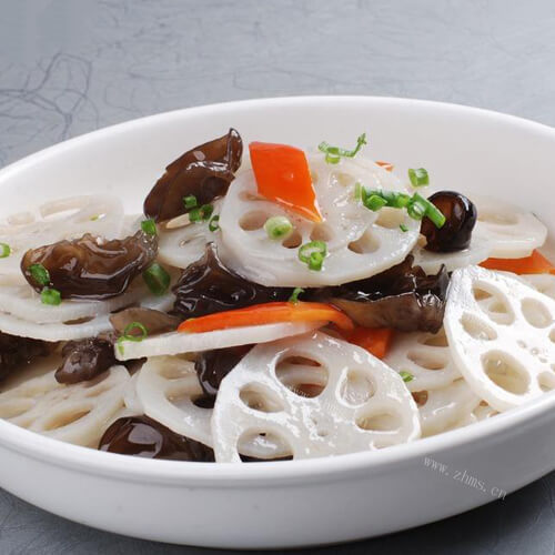 美味的白灼藕片