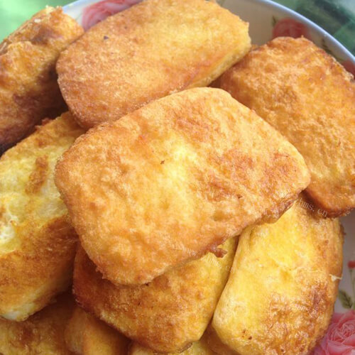 美味的煎混合面馒头片