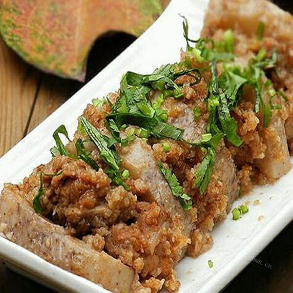 美味的粉蒸藕夹肉