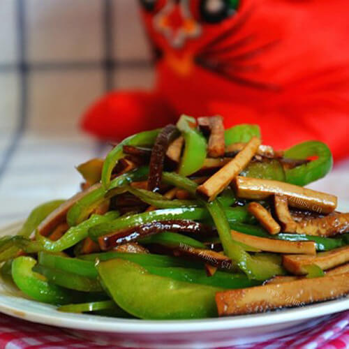 好吃鸡蛋干炒青椒丝