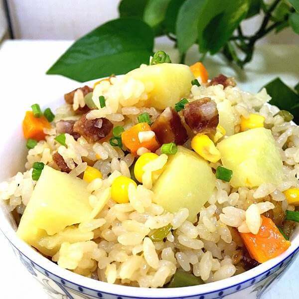 最爱的土豆腊肠焖饭