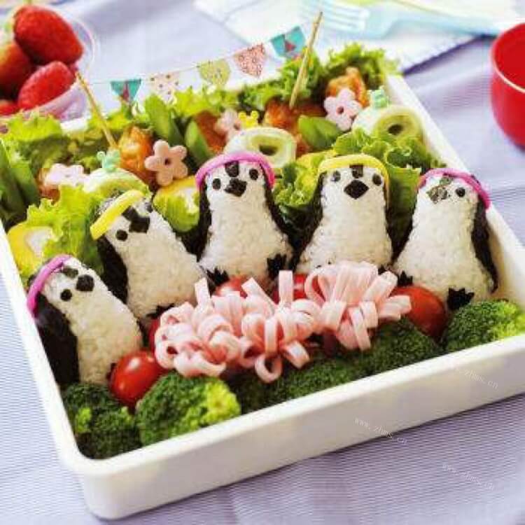 可爱美味的小企鹅便当