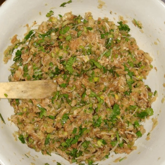 自制酸菜馅水饺做法图解7)