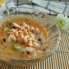美味的番茄豆腐三文鱼疙瘩汤