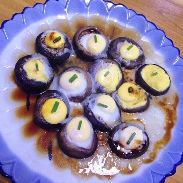 美味的香菇蛋盏