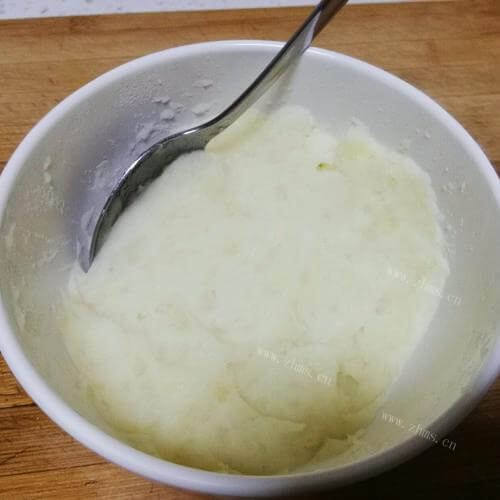 自制全世界简单的土豆浓汤做法图解7)