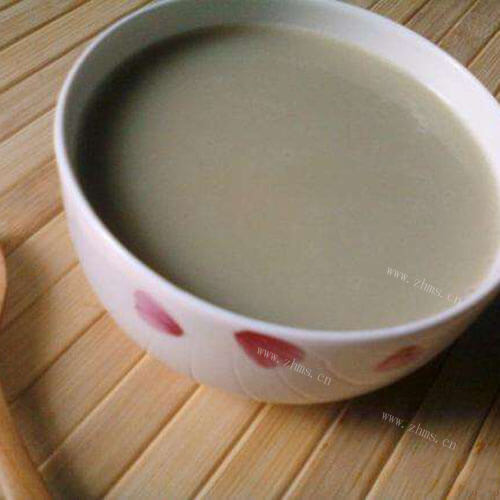 营养的山药黑黄豆浆