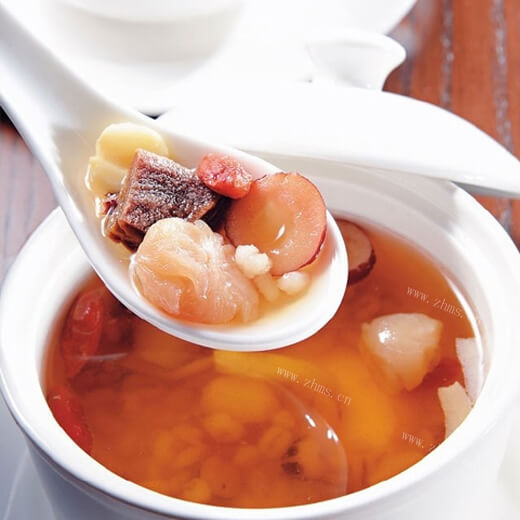 美味的八宝甜汤