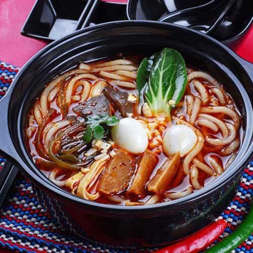美味的什锦丸子土豆粉