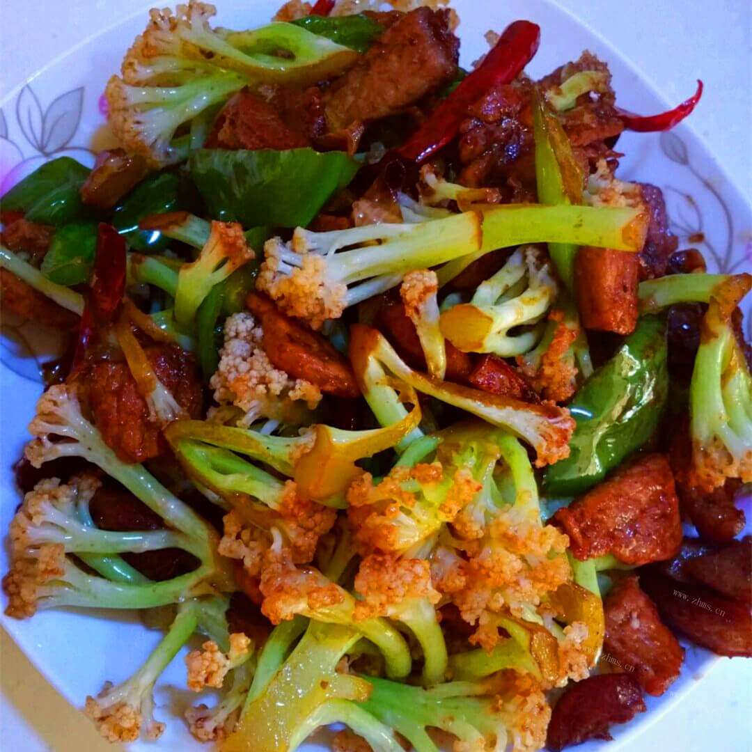 鲜香腊里脊肉炒花菜